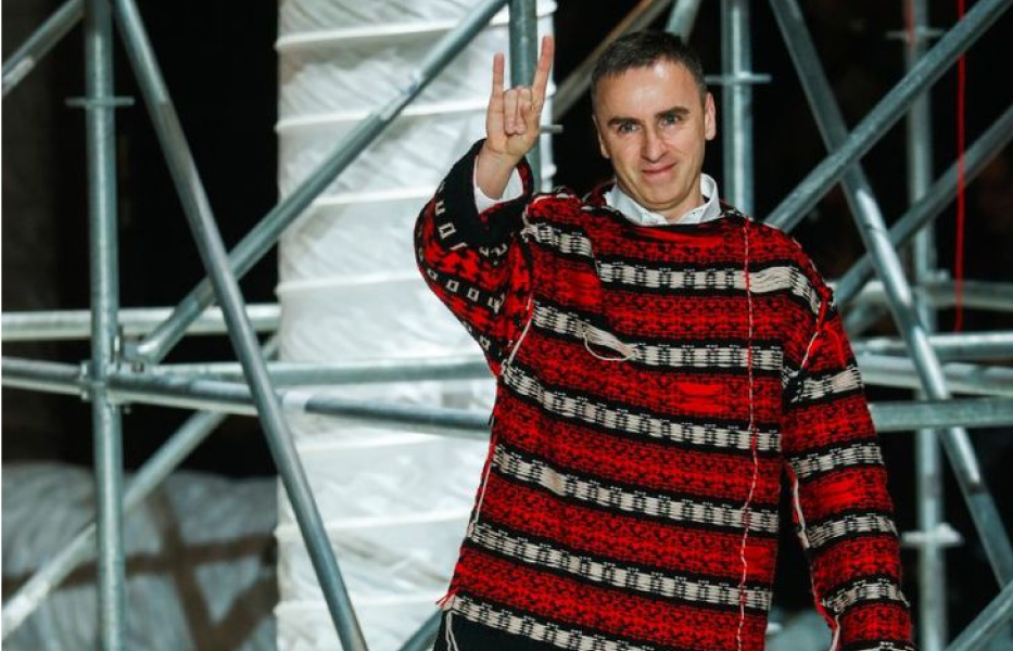 Raf Simons – nuo baldų dizainerio iki vyrų mados superherojaus